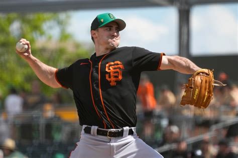 How new SF Giants starter Ross Stripling developed his unique pitching method